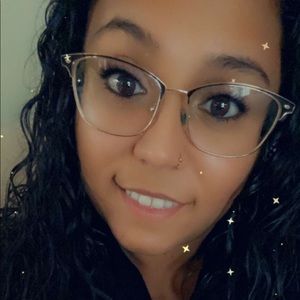 Meet your Posher, Damaris